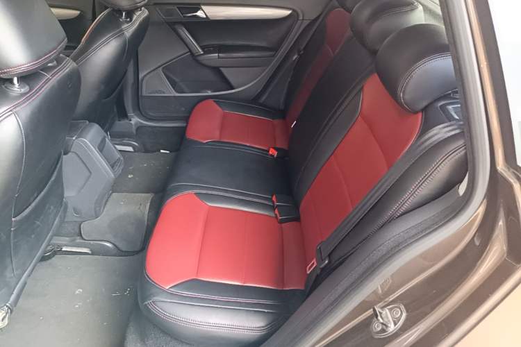 Used Volkswagen Lavida 2013 Revised Classic 1.6L Automatic Fashion Edition Left Rear Seat