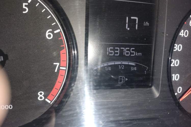 Used Volkswagen Lavida 2013 1.6L Automatic Fashion Edition Odometer Close Up