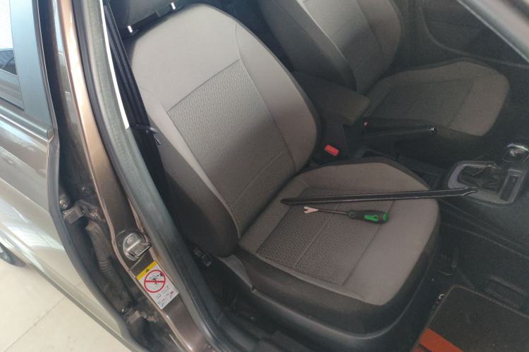 Used Volkswagen Lavida 2013 Revised Classic 1.6L Automatic Fashion Edition Right Front Seat
