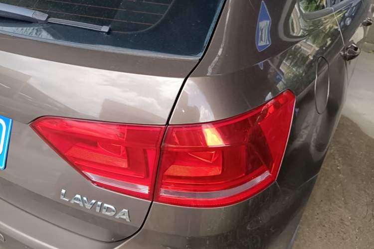 Used Volkswagen Lavida 2013 Revised Classic 1.6L Automatic Fashion Edition Right Rear Taillight