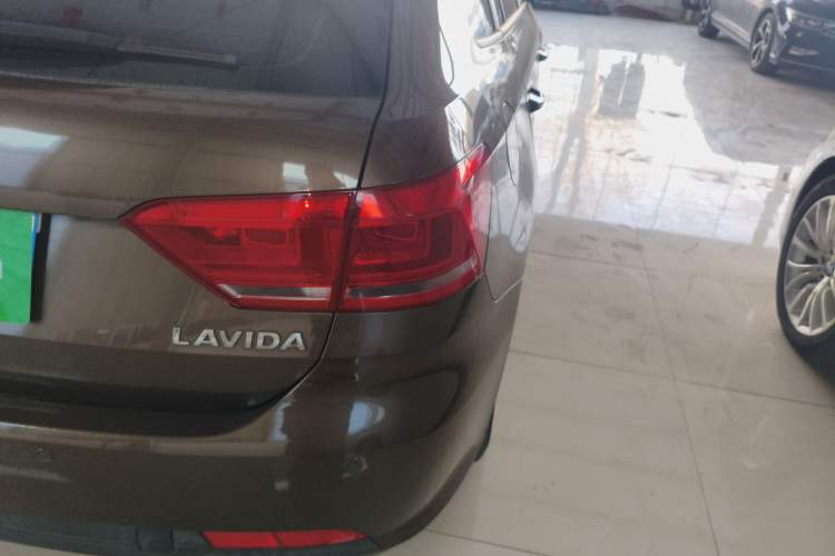Used Volkswagen Lavida 2013 Revised Classic 1.6L Automatic Fashion Edition Right Rear Taillight