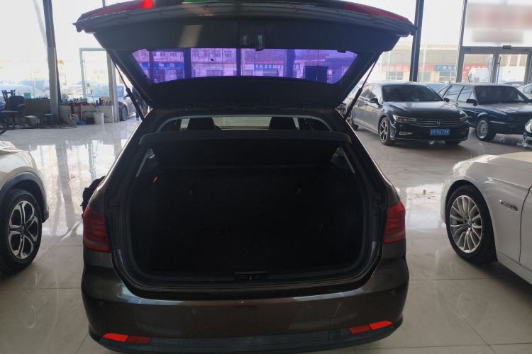 Used Volkswagen Lavida 2013 Revised Classic 1.6L Automatic Fashion Edition Trunk