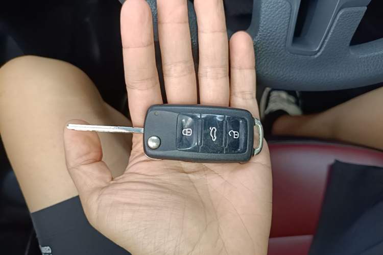 Used Volkswagen Lavida 2013 Revised Classic 1.6L Automatic Fashion Edition Vehicle Key