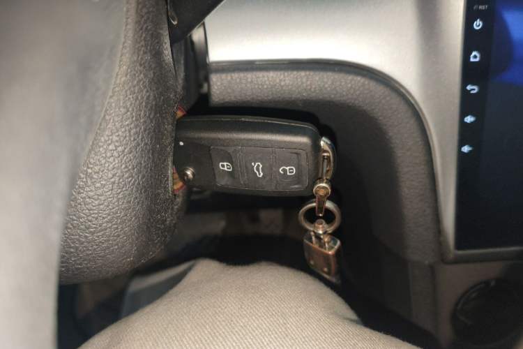 Used Volkswagen Lavida 2013 Revised Classic 1.6L Automatic Fashion Edition Vehicle Key