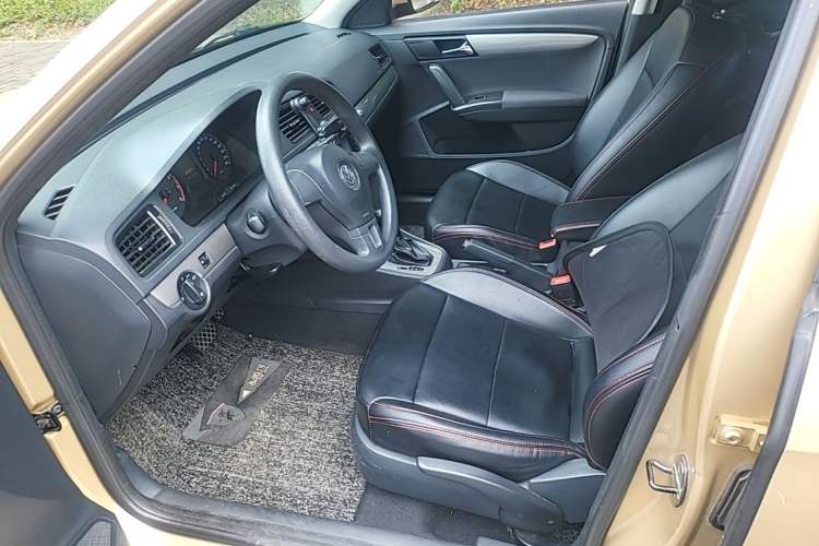 Used Volkswagen Lavida 2013 Revised Classic 1.6L Automatic Fashion Edition Driver Seat