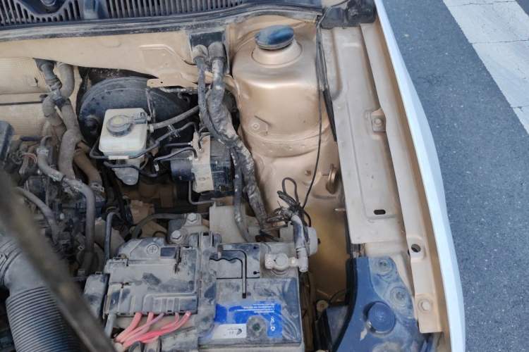 Used Volkswagen Lavida 2013 Restyled Classic 1.6L Manual Comfort Edition Engine Bay Left