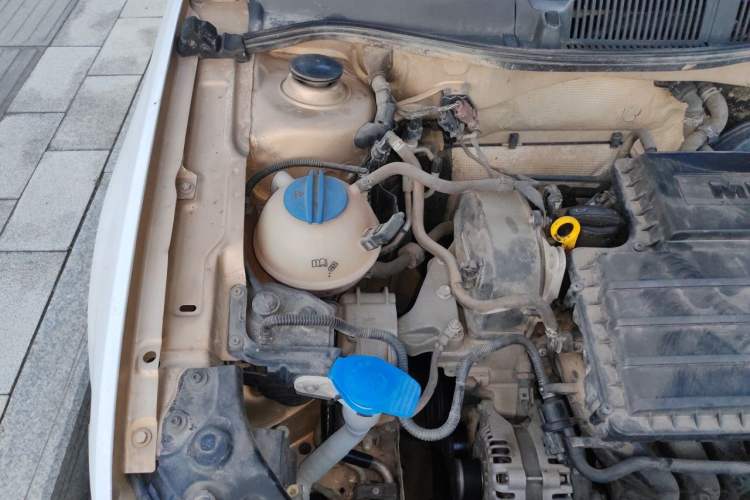 Used Volkswagen Lavida 2013 Restyled Classic 1.6L Manual Comfort Edition Engine Bay Right