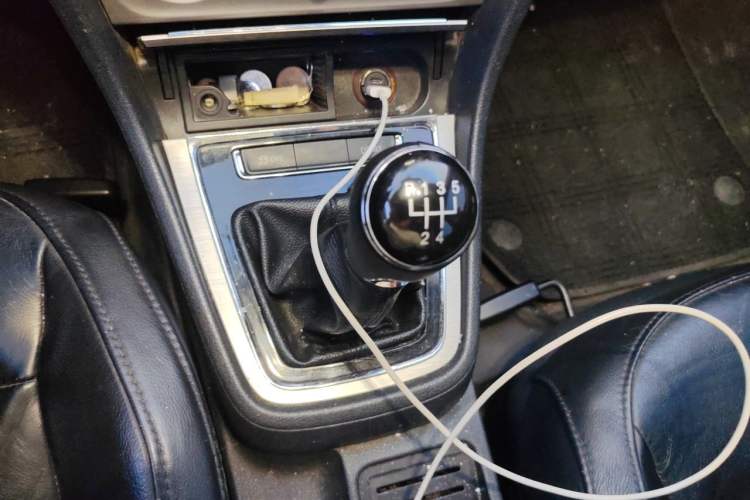 Used Volkswagen Lavida 2013 Restyled Classic 1.6L Manual Comfort Edition Gear Lever