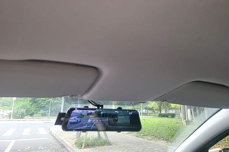 Used Volkswagen Lavida 2013 Revised Classic 1.6L Automatic Fashion Edition Headliner