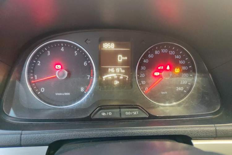 Used Volkswagen Lavida 2013 Restyled Classic 1.6L Manual Comfort Edition Instrument Cluster