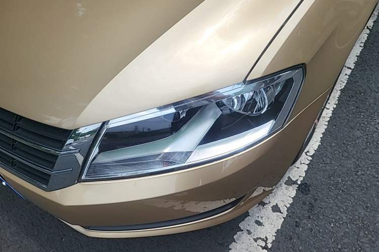 Used Volkswagen Lavida 2013 Revised Classic 1.6L Automatic Fashion Edition Left Front Headlight