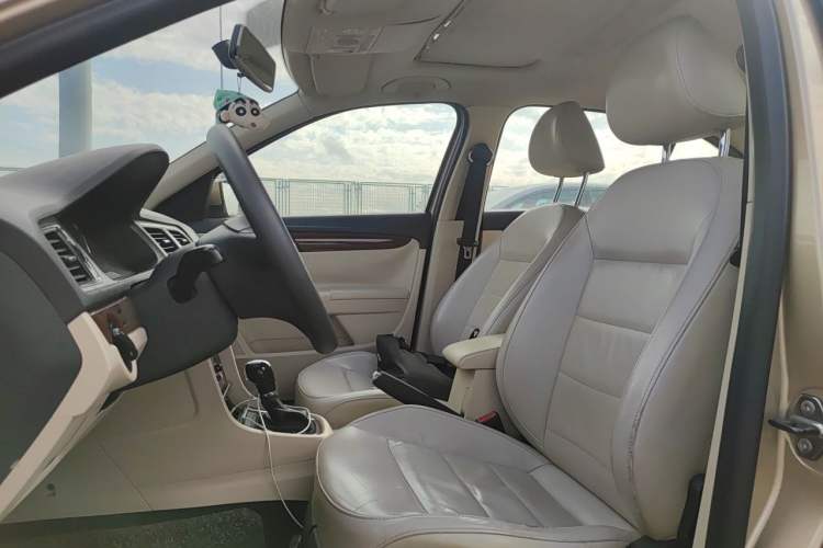 Used Volkswagen Lavida 2013 1.4TSI DSG Comfort Edition Left Front Seat