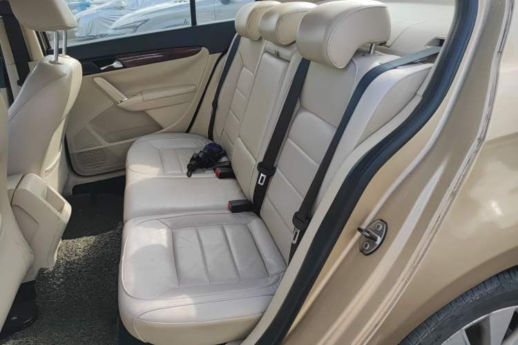 Used Volkswagen Lavida 2013 1.4TSI DSG Comfort Edition Left Rear Seat