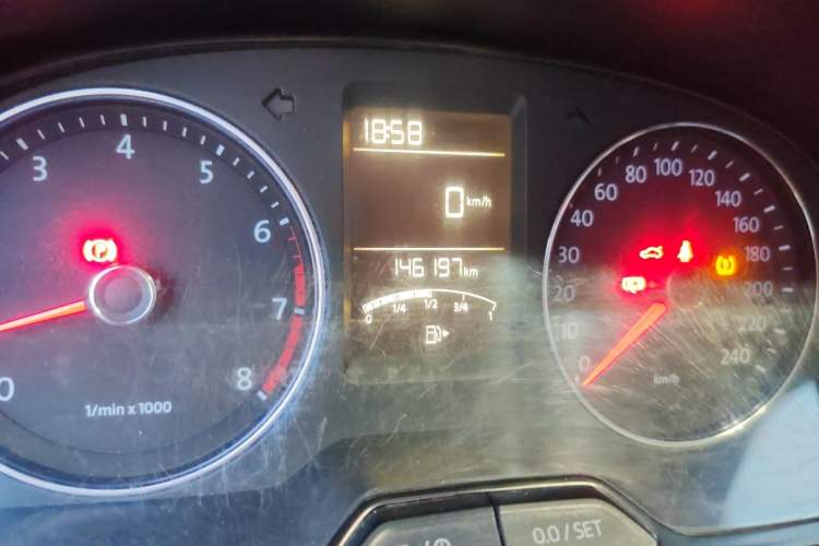 Used Volkswagen Lavida 2013 Restyled Classic 1.6L Manual Comfort Edition Odometer Close Up