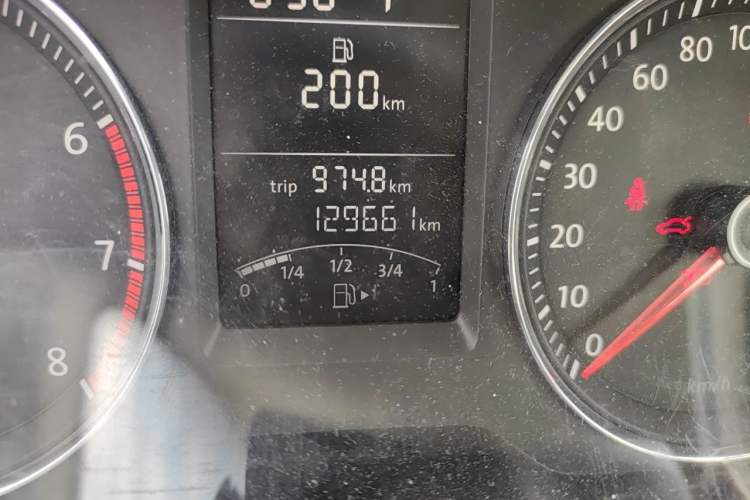 Used Volkswagen Lavida 2013 1.4TSI DSG Comfort Edition Odometer Close Up