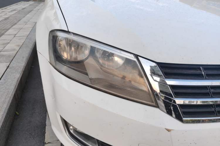 Used Volkswagen Lavida 2013 Restyled Classic 1.6L Manual Comfort Edition Right Front Headlight
