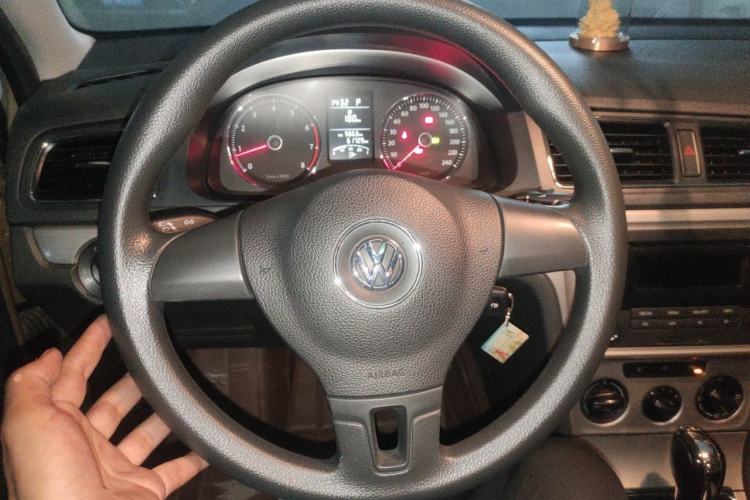 Used Volkswagen Lavida 2013 1.4TSI DSG Comfort Edition Steering Wheel