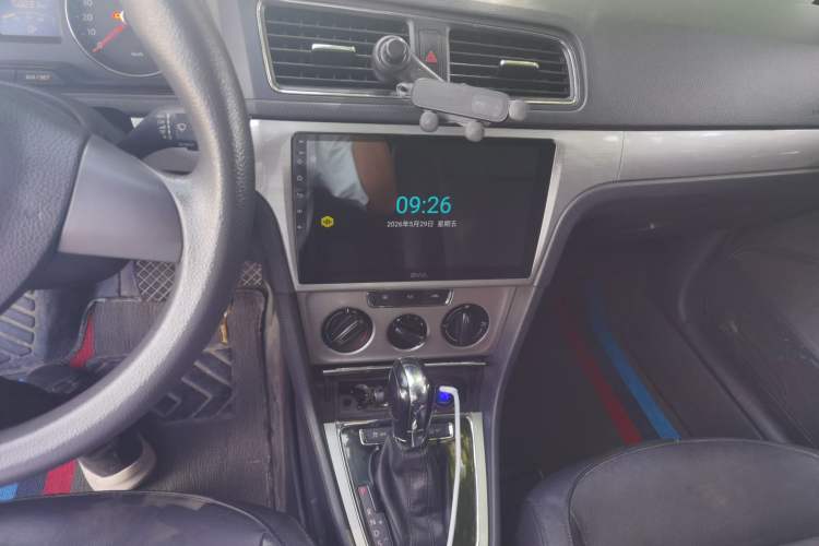 Used Volkswagen Lavida 2013 Restyled Classic 1.6L Automatic Comfort Edition Audio And AC Panel
