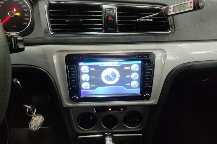 Used Volkswagen Lavida 2013 Restyled Classic 1.6L Automatic Comfort Edition Audio And AC Panel