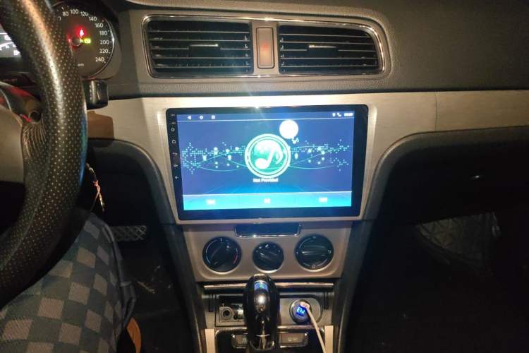 Used Volkswagen Lavida 2013 Restyled Classic 1.6L Automatic Comfort Edition Audio And AC Panel