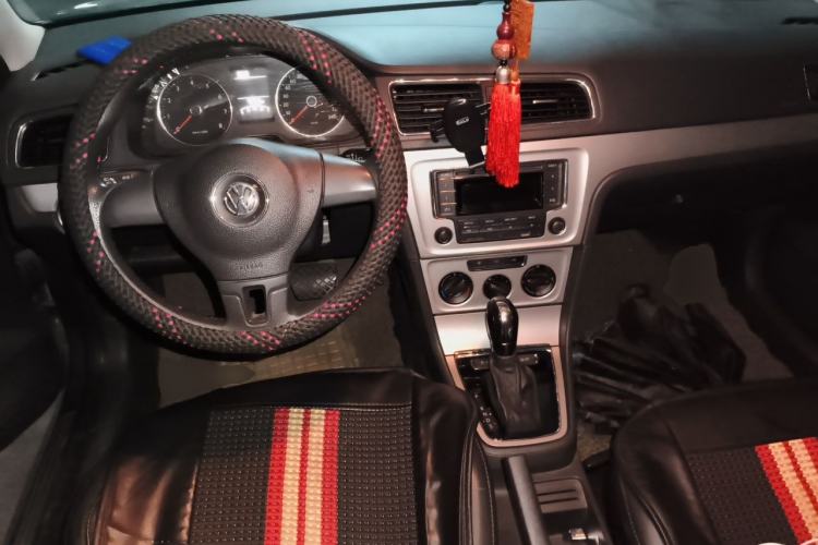 Used Volkswagen Lavida 2013 Restyled Classic 1.6L Automatic Comfort Edition Center Console