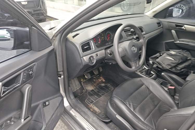 Used Volkswagen Lavida 2013 Restyled Classic 1.6L Manual Comfort Edition Driver Seat