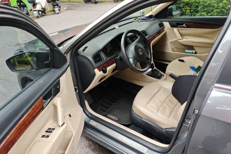 Used Volkswagen Lavida 2013 1.6L Automatic Comfort Edition Driver Seat