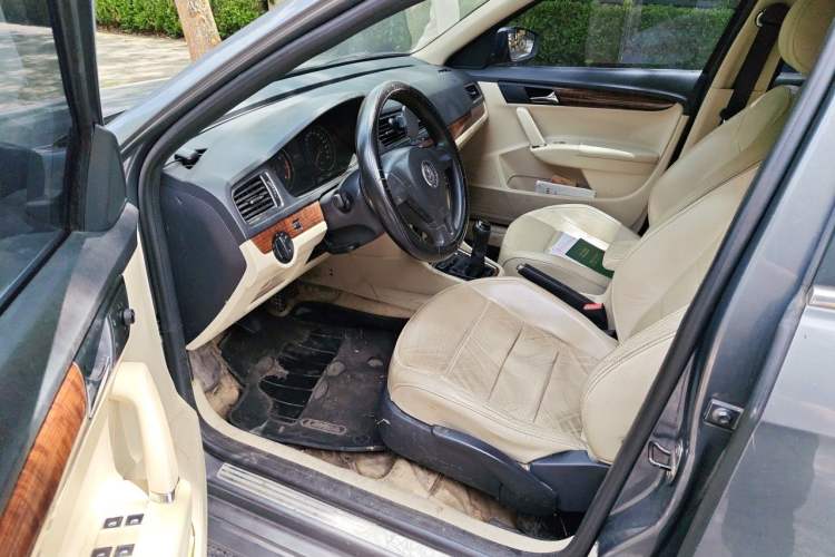 Used Volkswagen Lavida 2013 Restyled Classic 1.6L Manual Comfort Edition Driver Seat