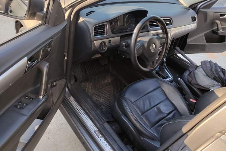 Used Volkswagen Lavida 2013 Revised Version 1.4 TSI DSG Comfort Edition Driver Seat