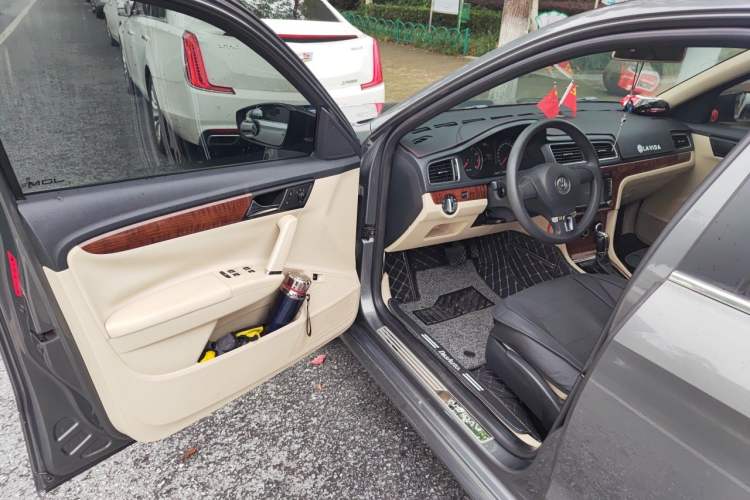 Used Volkswagen Lavida 2013 Restyled Classic 1.6L Automatic Comfort Edition Driver Seat