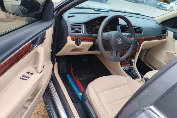 Used Volkswagen Lavida 2013 Restyled Classic 1.6L Automatic Comfort Edition Driver Seat