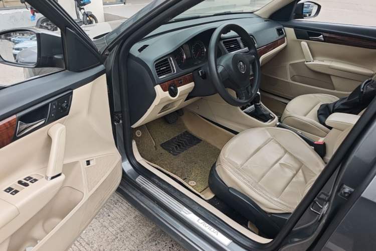 Used Volkswagen Lavida 2013 1.4TSI DSG Comfort Edition Driver Seat