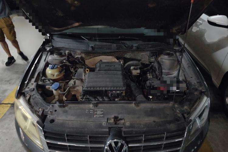 Used Volkswagen Lavida 2013 Restyled Classic 1.6L Manual Comfort Edition Engine Bay