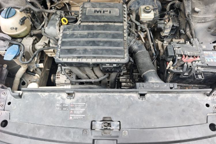 Used Volkswagen Lavida 2013 Revised Classic 1.6L Automatic Fashion Edition Engine Bay