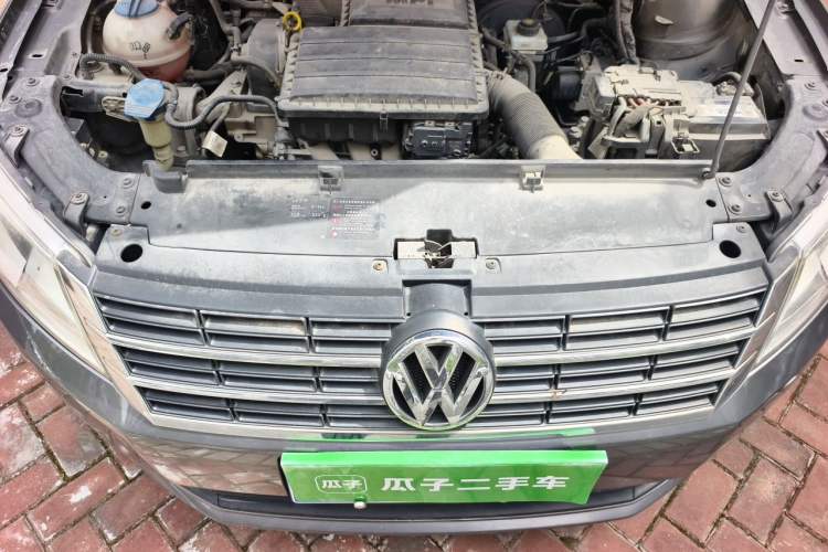 Used Volkswagen Lavida 2013 Revised Classic 1.6L Manual Fashion Edition Engine Bay