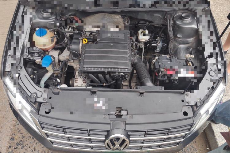 Used Volkswagen Lavida 2013 Restyled Classic 1.6L Manual Comfort Edition Engine Bay