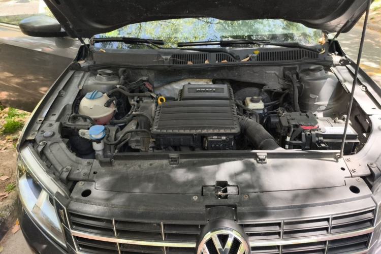 Used Volkswagen Lavida 2013 Restyled Classic 1.6L Manual Comfort Edition Engine Bay