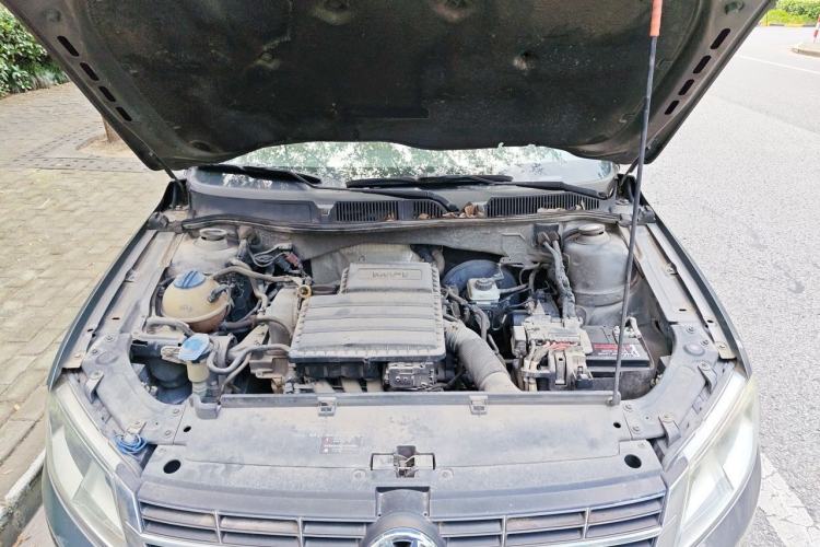 Used Volkswagen Lavida 2013 Restyled Classic 1.6L Manual Comfort Edition Engine Bay