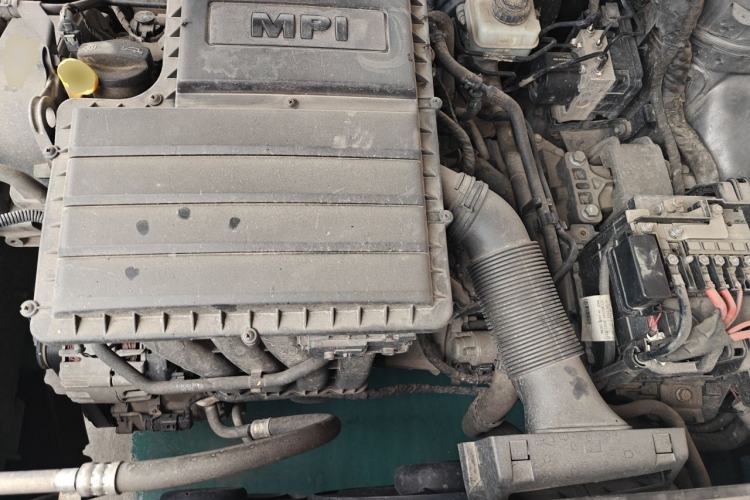 Used Volkswagen Lavida 2013 Revised Classic 1.6L Automatic Fashion Edition Engine Bay