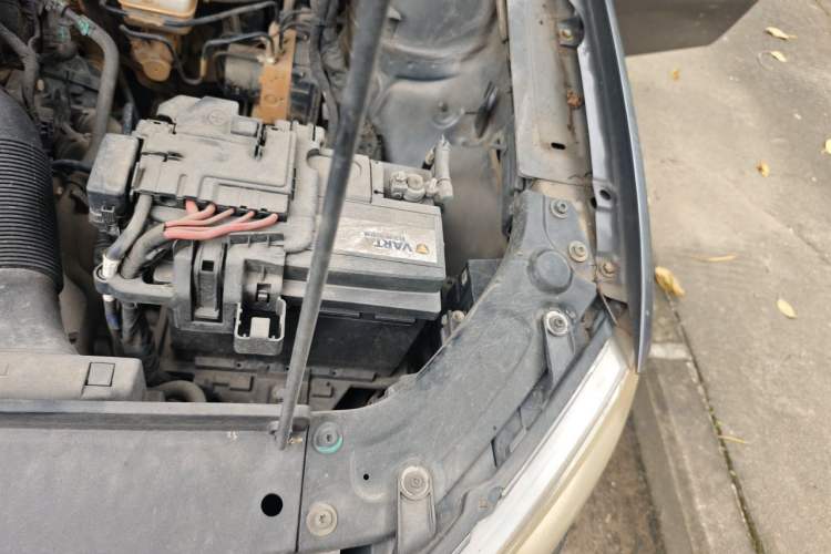 Used Volkswagen Lavida 2013 Restyled Classic 1.6L Manual Comfort Edition Engine Bay Left
