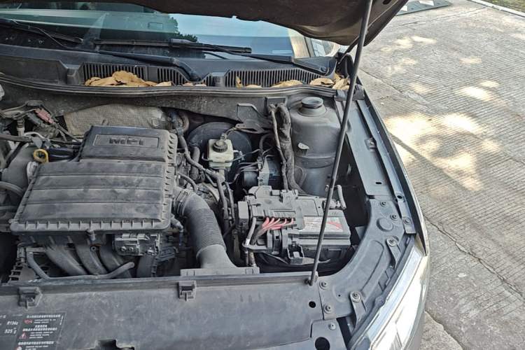 Used Volkswagen Lavida 2013 Revised Classic 1.6L Automatic Fashion Edition Engine Bay Left