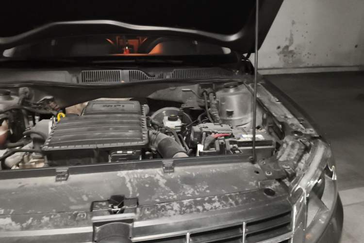 Used Volkswagen Lavida 2013 Restyled Classic 1.6L Automatic Comfort Edition Engine Bay Left
