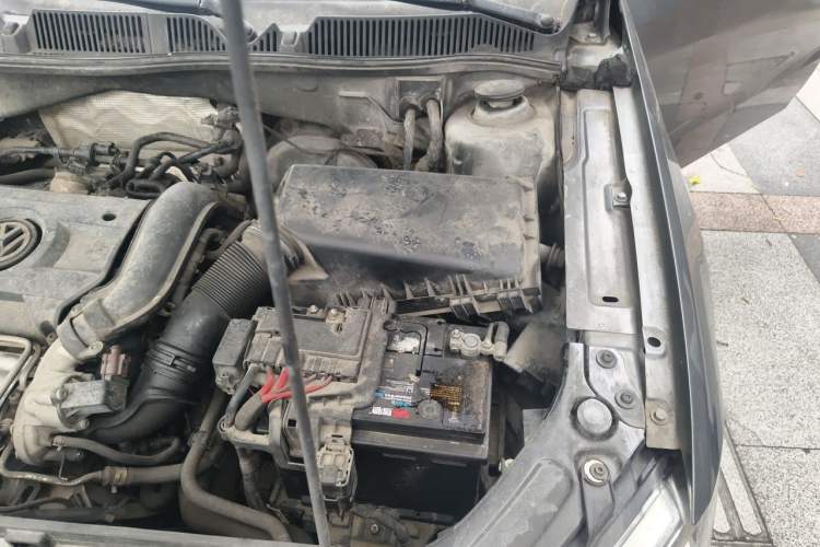 Used Volkswagen Lavida 2013 1.4TSI DSG Comfort Edition Engine Bay Left
