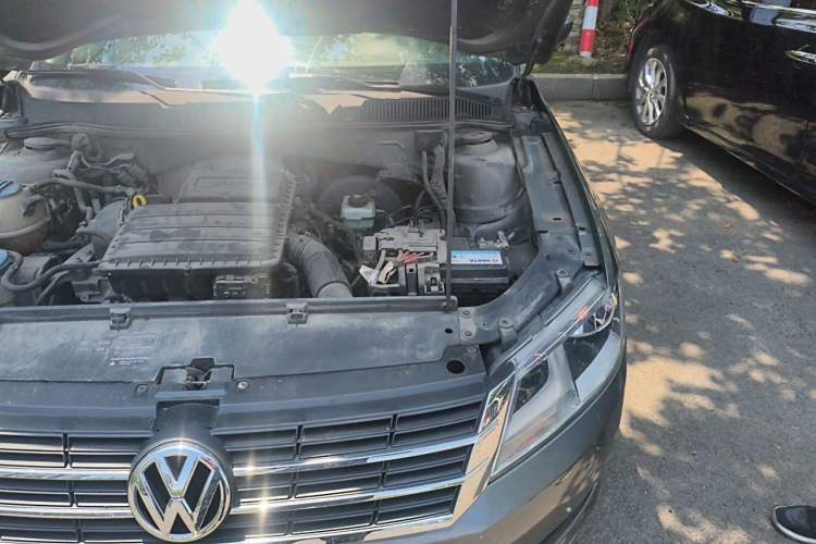 Used Volkswagen Lavida 2013 Revised Classic 1.6L Automatic Fashion Edition Engine Bay Left