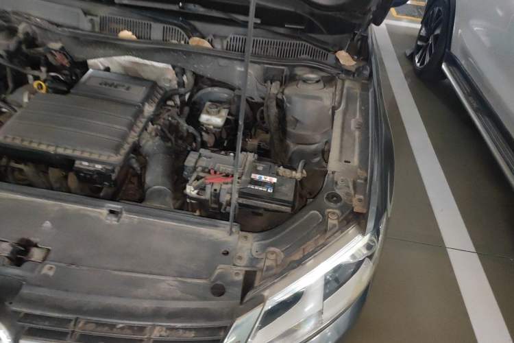 Used Volkswagen Lavida 2013 Revised Classic 1.6L Automatic Fashion Edition Engine Bay Left
