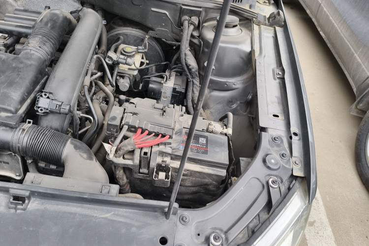 Used Volkswagen Lavida 2013 Revised Version 1.4 TSI DSG Comfort Edition Engine Bay Left