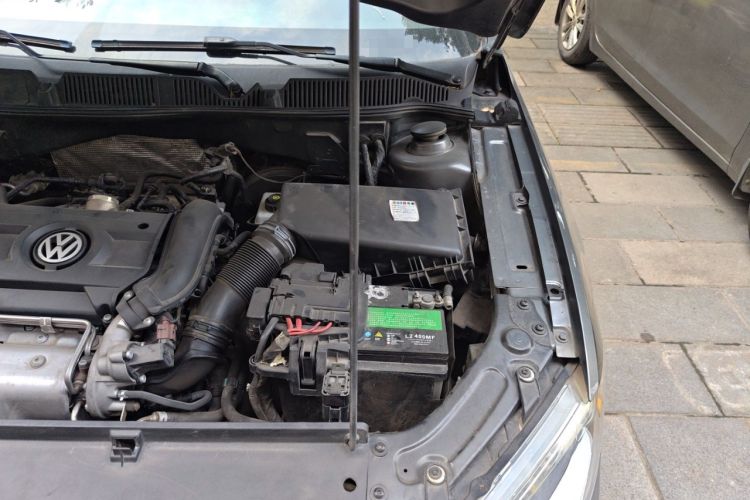 Used Volkswagen Lavida 2013 1.4TSI DSG Comfort Edition Engine Bay Left