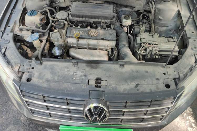 Used Volkswagen Lavida 2013 1.6L Manual Fashion Edition Engine Bay