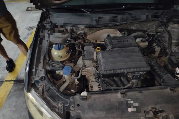 Used Volkswagen Lavida 2013 Restyled Classic 1.6L Manual Comfort Edition Engine Bay Right