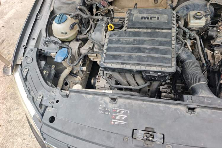 Used Volkswagen Lavida 2013 Revised Classic 1.6L Automatic Fashion Edition Engine Bay Right